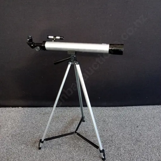 REFRACTOR TELESCOPE