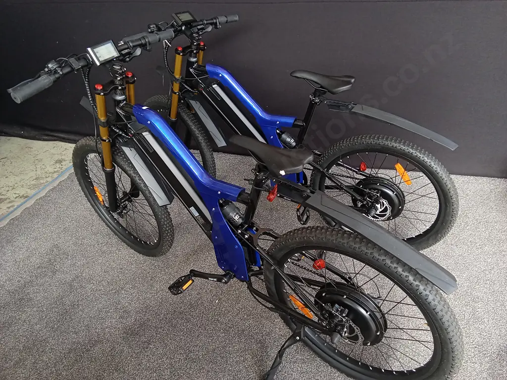 2 E BIKES NECO BRAND, ONLY ONE CHARGER Image 1++