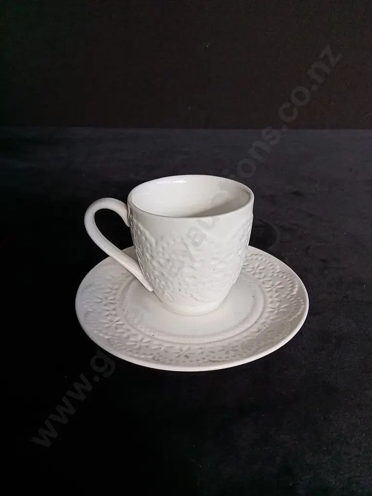 KATE REED CUP AND SAUCER Image 1++