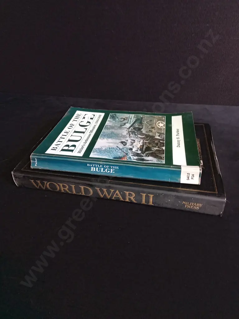 2 VINTAGE BOOKS ON WAR Image 1++