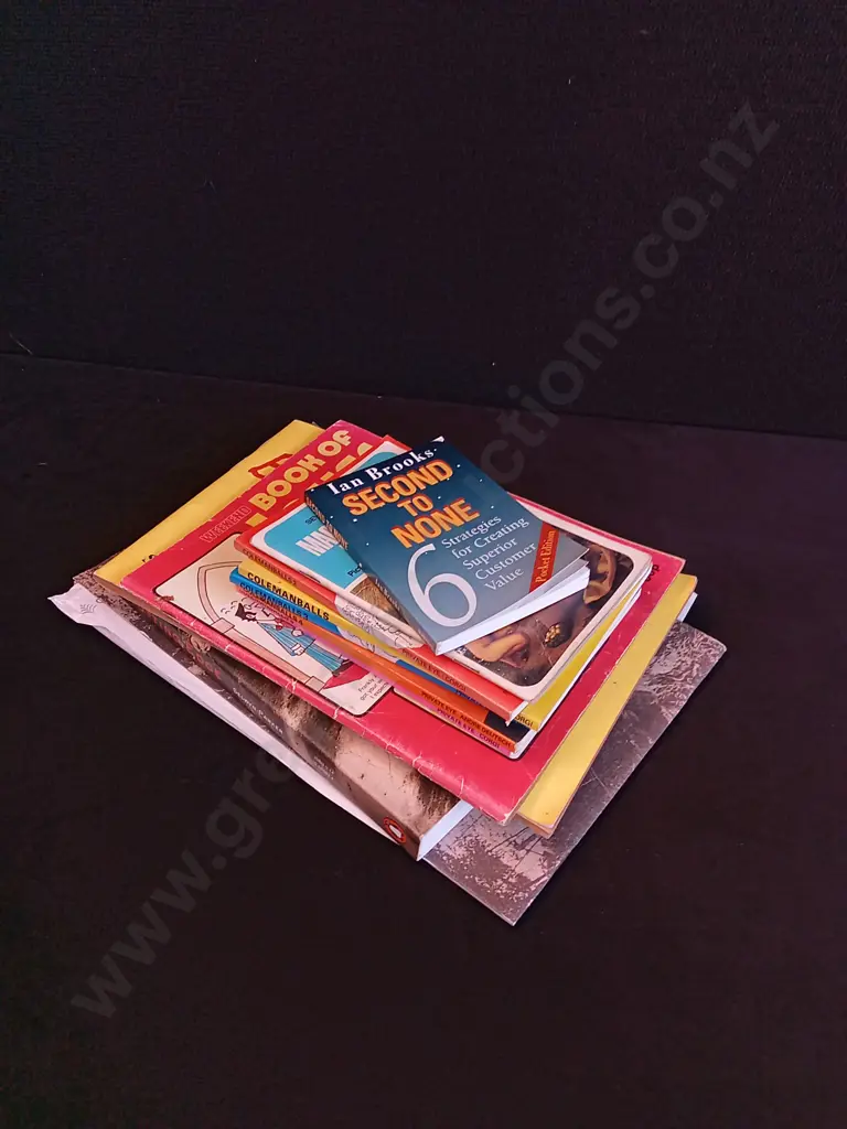 MIX OF BOOKS AND CARICATURES Image 1++