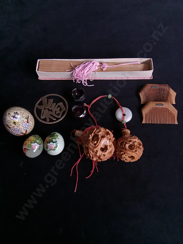 ASSORTED ITEMS Image 1++