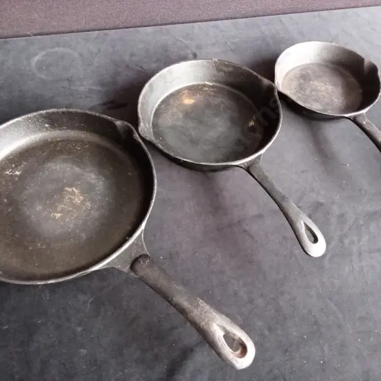 SET OF 3 CAR IRON PANS
