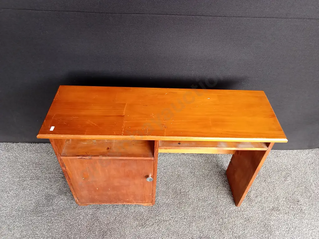 WOODEN DESK WITH ONE DOOR L1.06M D35CM H75CM Image 1++