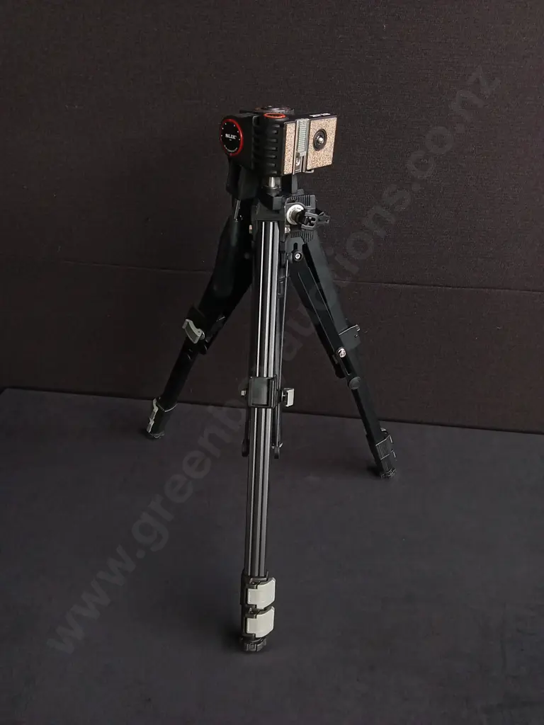 SLIK TRIPOD Image 1++