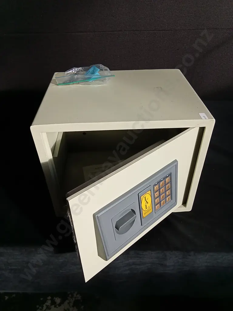 ELECTRONIC SAFE Image 1++