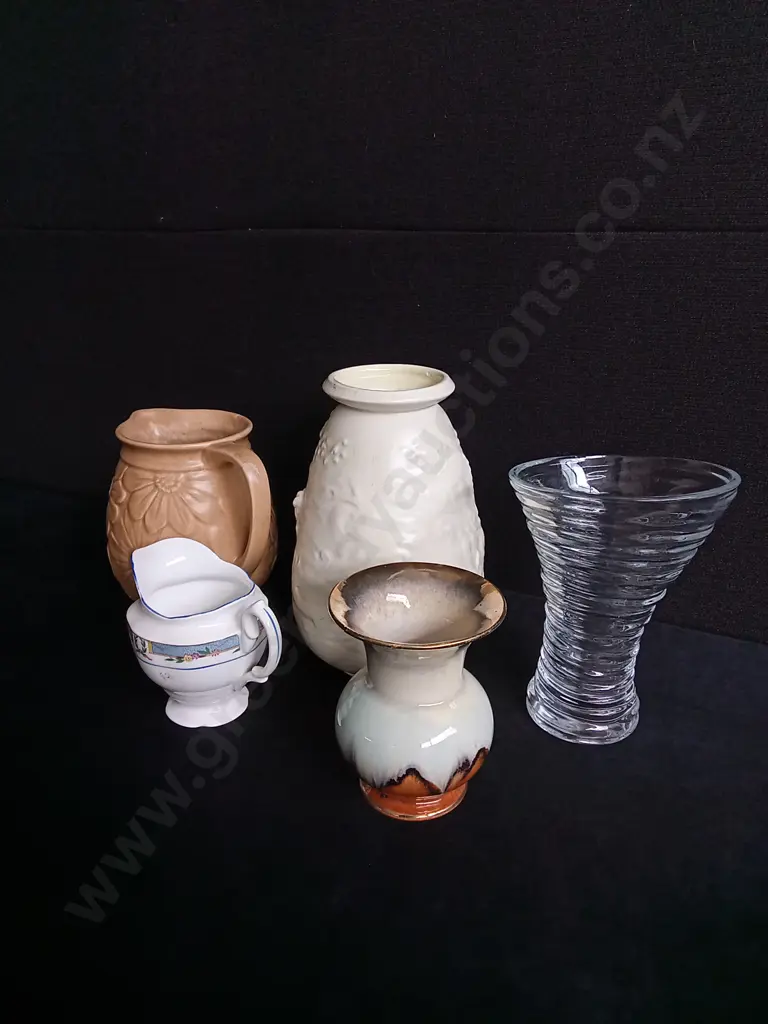 5 PIECES MIX OF VASES AND JUGS Image 1++
