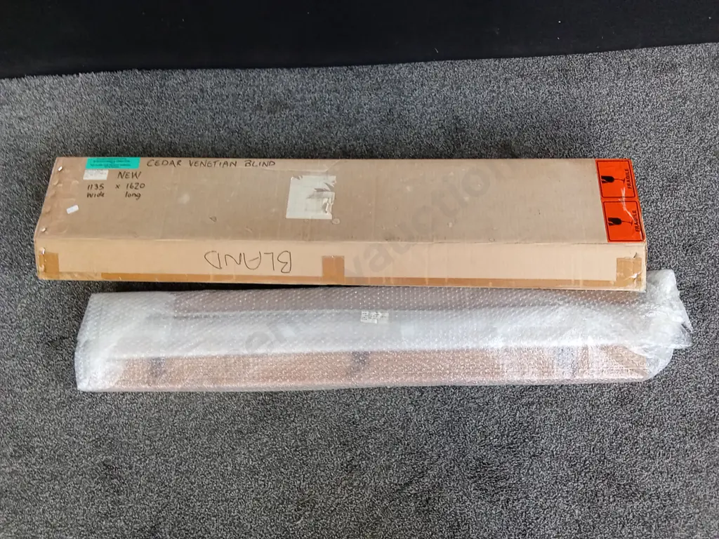CEDAR VENETIAN BLINDS 1135 WIDE 1620 LONG BLINDS Image 1++