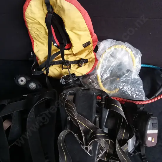 SCUBA DIVING GEAR INCLUDING WETSUIT IN SECOND PHOTO