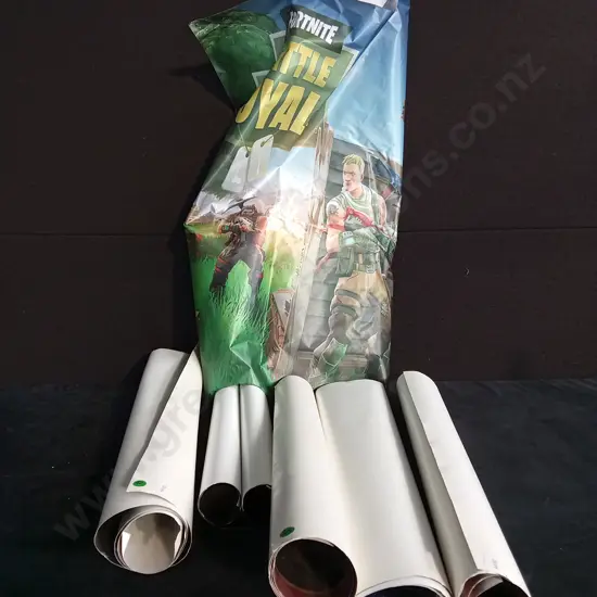 COLLECTION OF POSTERS INCLUDING FORTNITE STARWARS AND CARS
