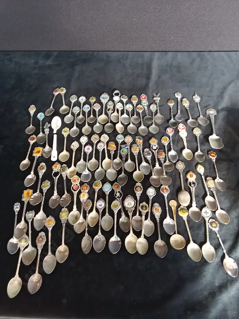 COLLECTION OF NEW ZEALAND SPOONS Image 1++