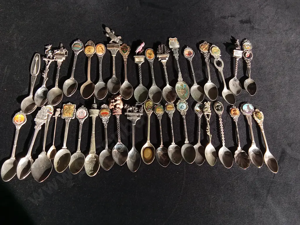 MIX OF VINTAGE AUSTRALIAN SOUVENIR SPOONS LOOSE Image 1++