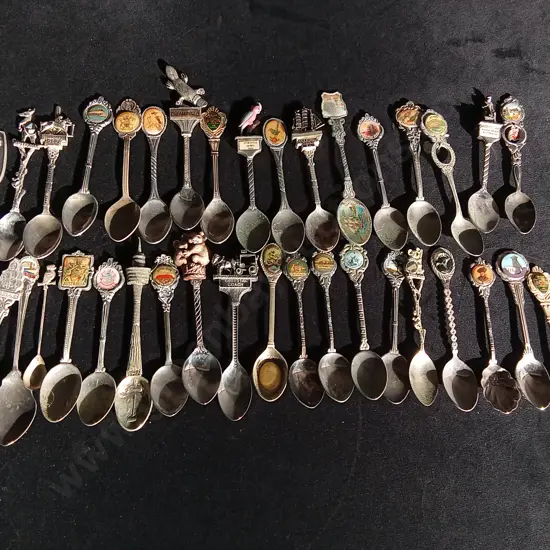 MIX OF VINTAGE AUSTRALIAN SOUVENIR SPOONS LOOSE