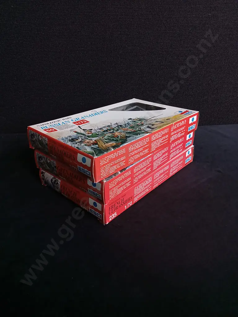 3 VINTAGE BOXES OF MILITARY MODELS, ESCI Image 1++