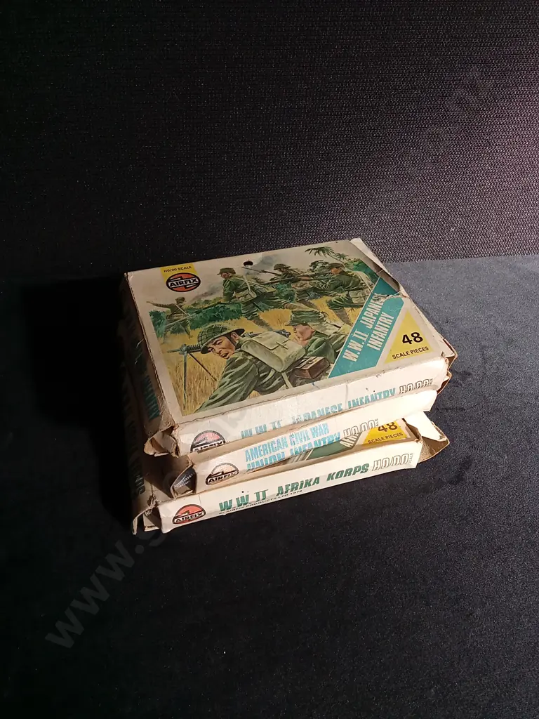 3 VINTAGE BOXES OF MILITARY MODELS, AIRFIX Image 1++