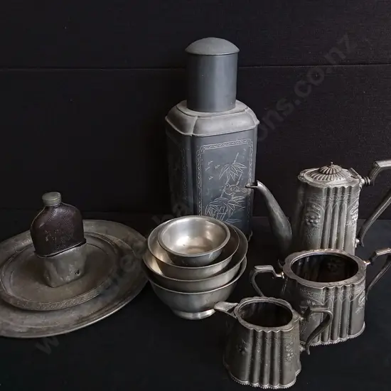 MIX OF SILVER PLATED ITEMS