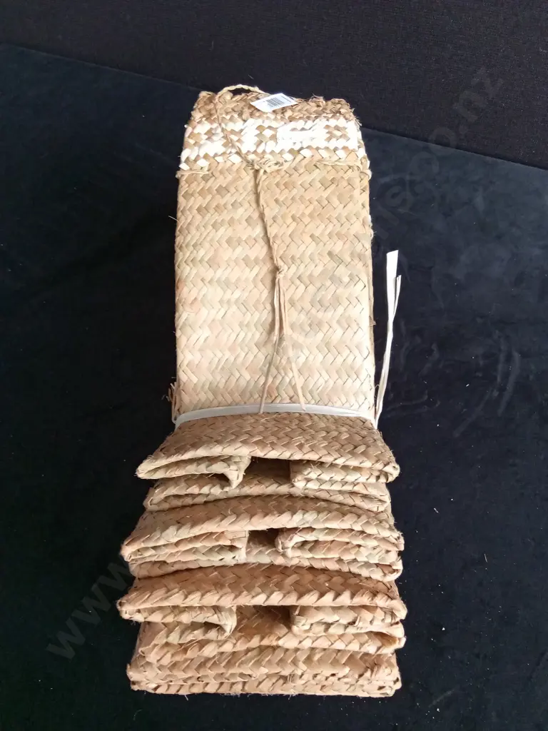10 WOVEN BAGS Image 1++