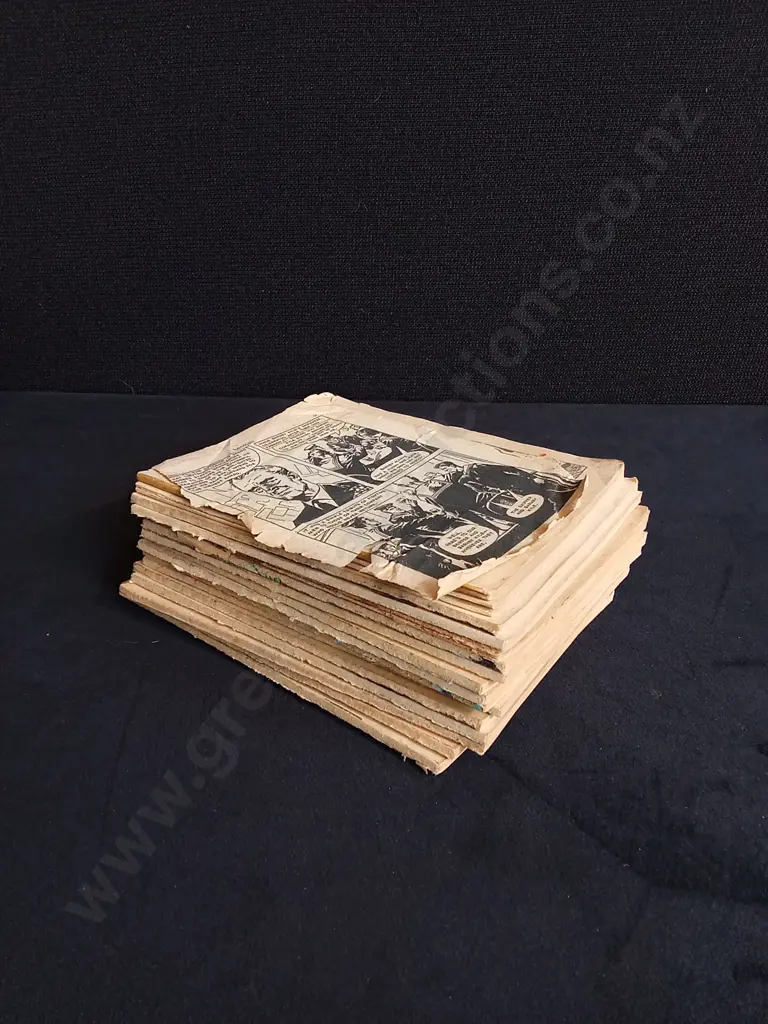 17 PIECES MIX OF VINTAGE COMMANDO WAR COMICS, MISSING FRONT COVERS Image 1++