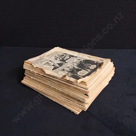 17 PIECES MIX OF VINTAGE COMMANDO WAR COMICS, MISSING FRONT COVERS