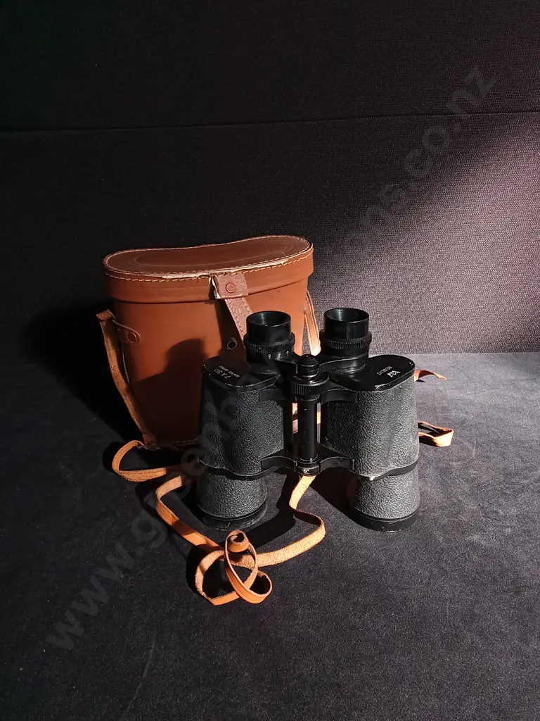 BINOCULARS WITH LEATHER CASE (STRAP BROKEN) Image 1++