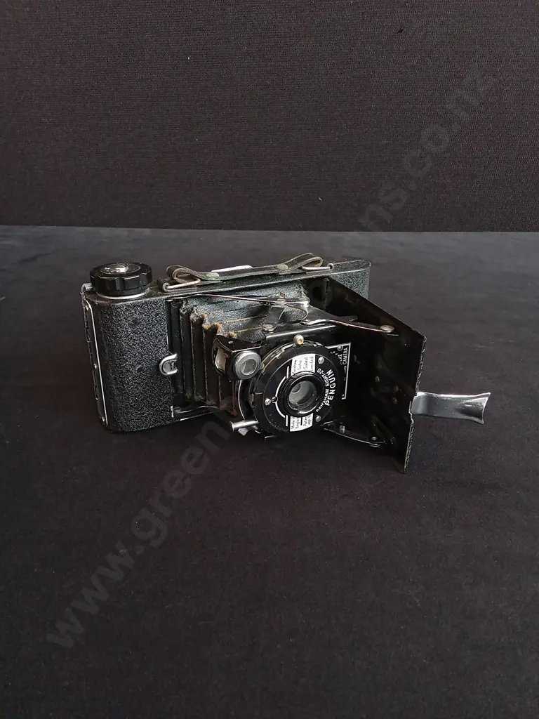 VINTAGE KERSHAW PENGUIN EIGHT-20 FOLDING CAMERA Image 1++