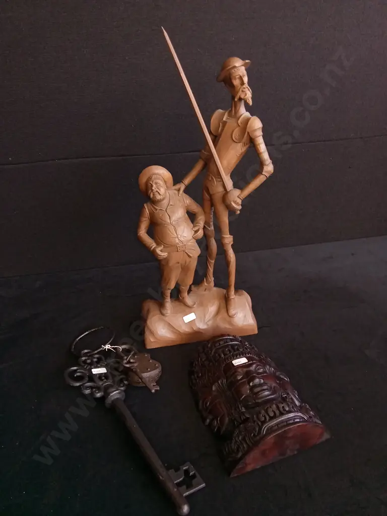 3 PIECES DECORATIVE ITEMS Image 1++