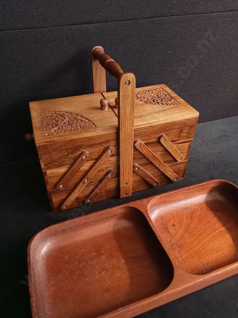 2 VINTAGE WOODEN HOUSEHOLD ITEMS Image 1++