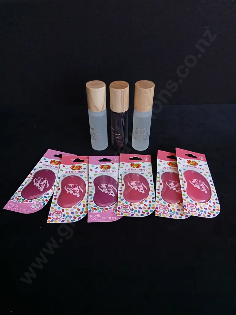 9 PIECES BRAND NEW ROOM SPRAYS AND CAR AIR FRESHERS Image 1++