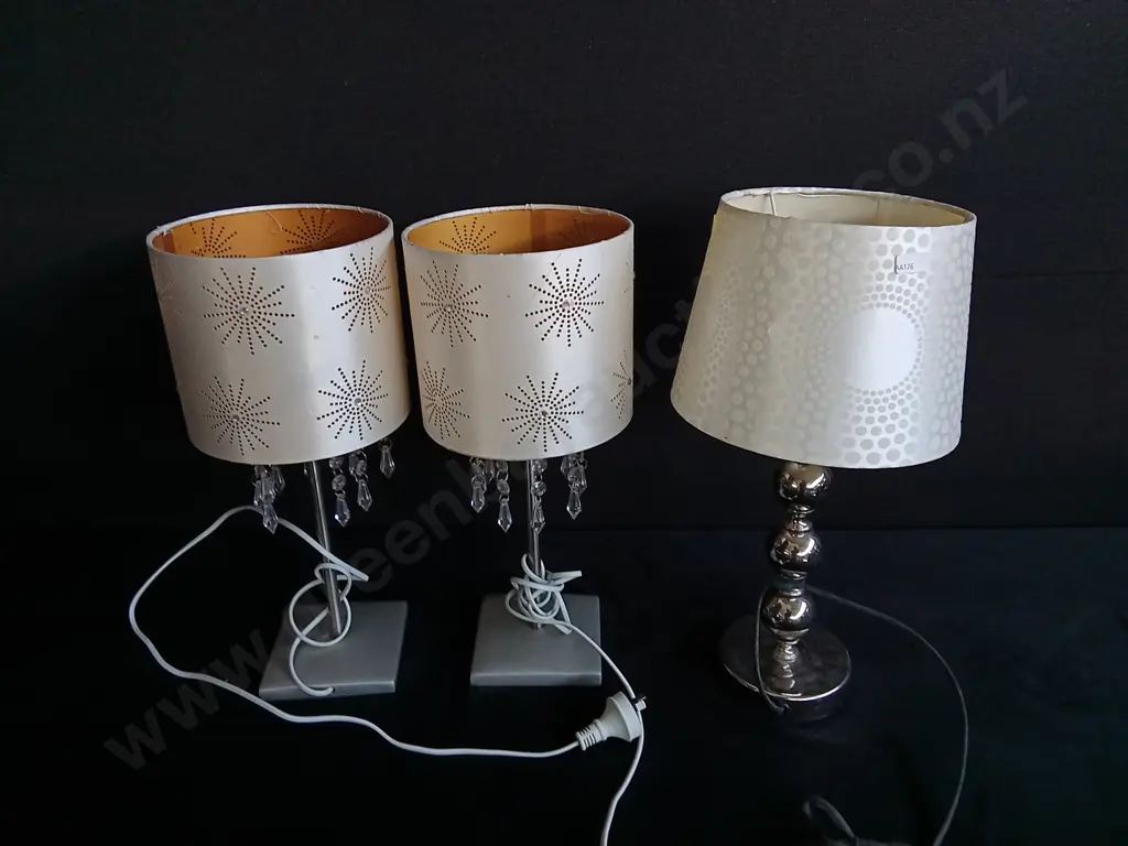 3 PIECES TABLE LAMPS WORKING Image 1++