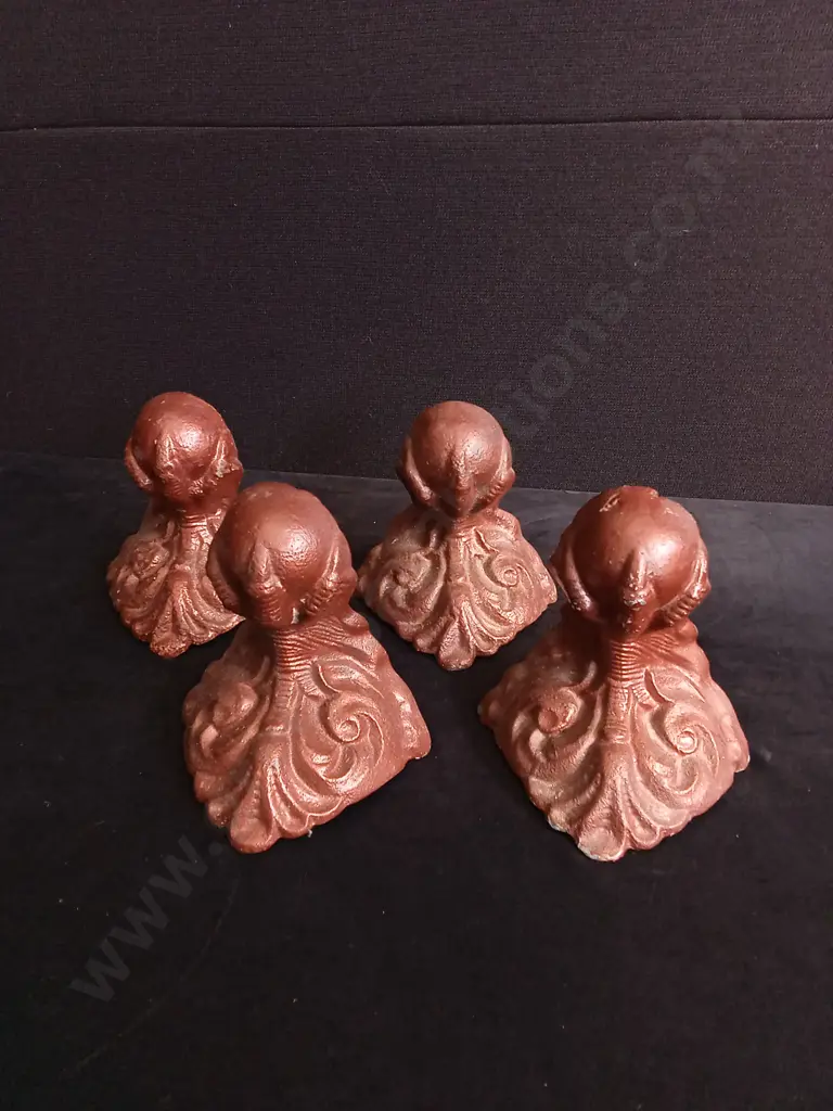 4 PIECES VINTAGE CAST IRON BATH CLAW FEET Image 1++