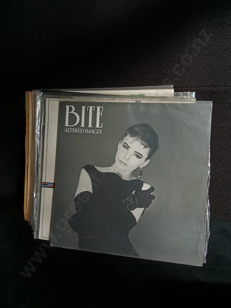 MIX OF 10 RECORDS Image 1++