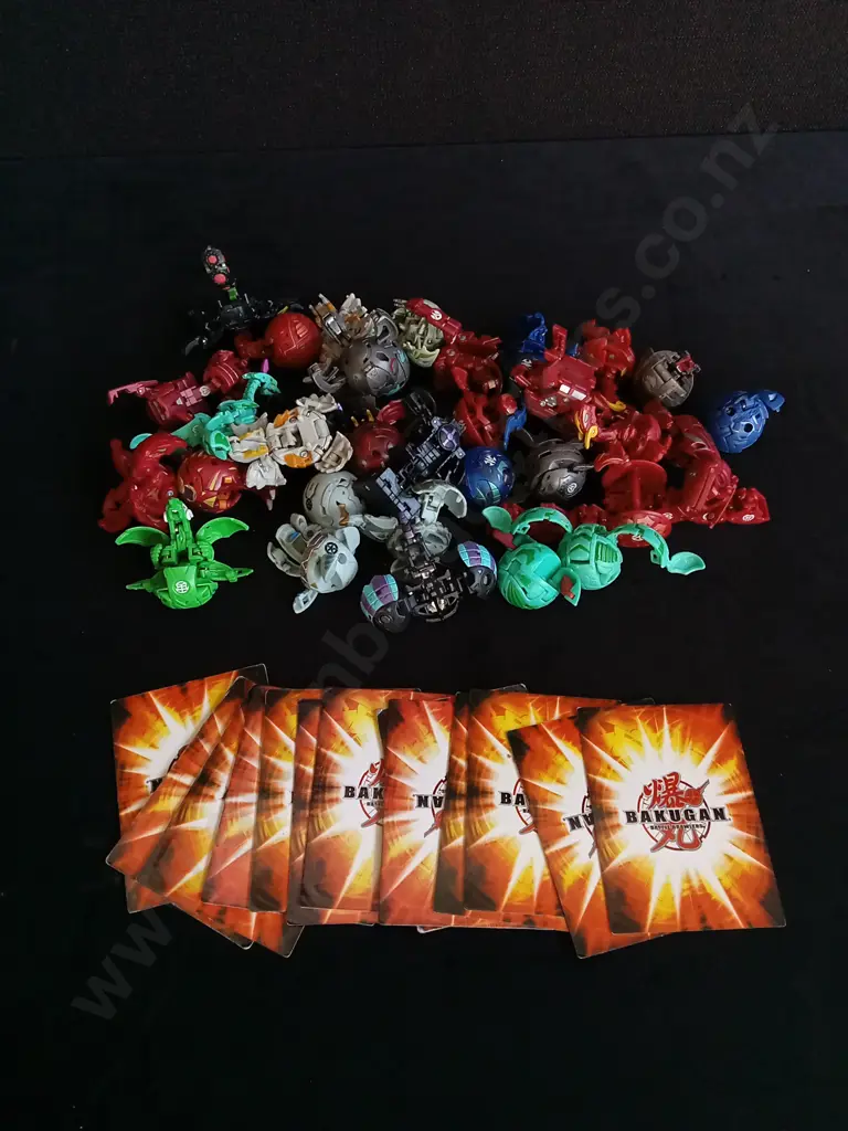 COLLECTION OF BAKUGAN CARDS AND TOYS Image 1++