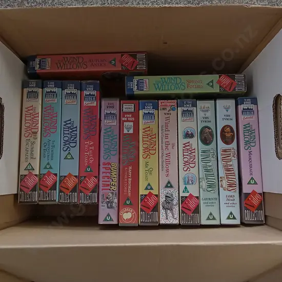 BOX OF WIND IN THE WILLOWS VHS TAPES