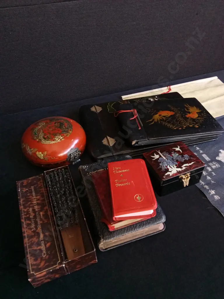 MIX OF ITEMS, INCLUDING PHOTO ALBUMS, DECORATIVE BOXES AND SCROLL Image 1++