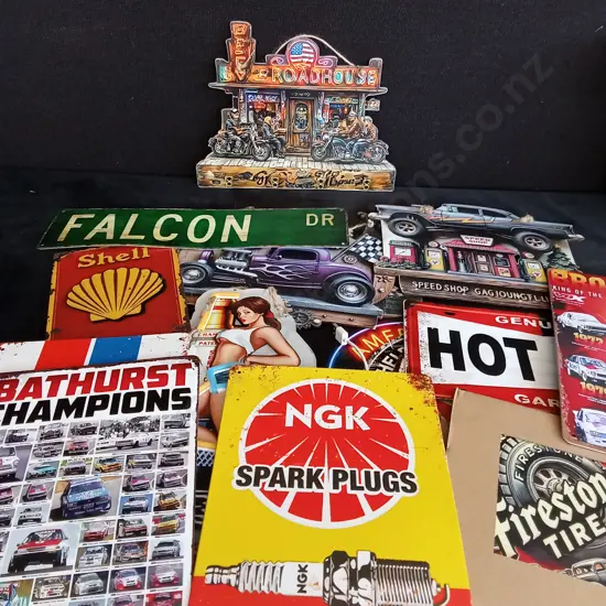 COLLECTION OF DECORATIVE SIGNS