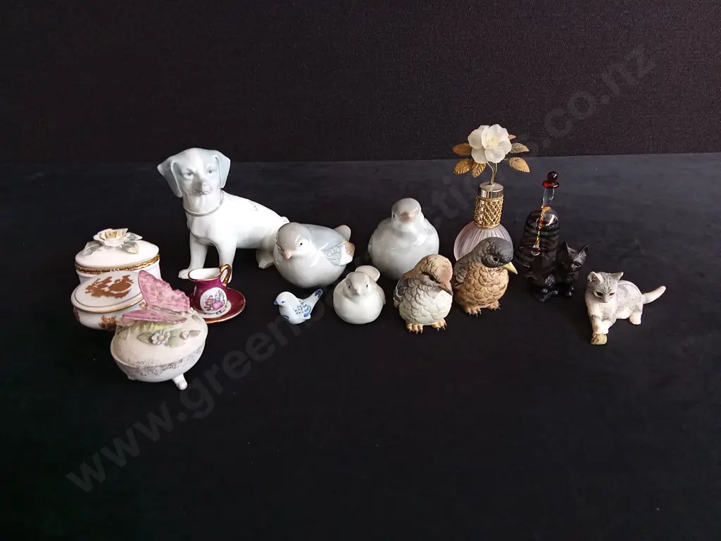 COLLECTION OF ORNAMENTAL ITEMS Image 1++