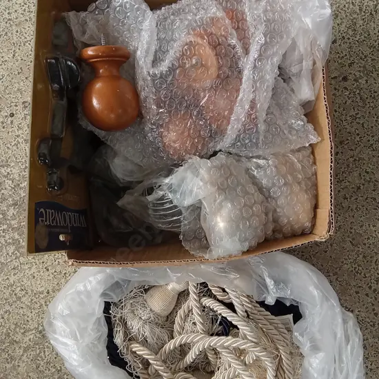 BOX OF CURTAIN TIE BACKS AND FINIALS