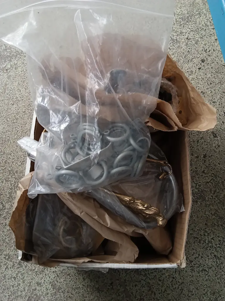 BOX OF CURTAIN HARDWARE, TIE BACKS AND FINIALS Image 1++