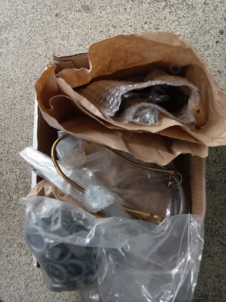 BOX OF CURTAIN HARDWARE, TIE BACKS AND FINIALS Image 1++