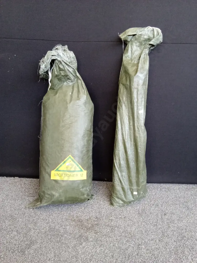 VACATIONER 12 DOYLES TENT IN 2 BAGS Image 1++