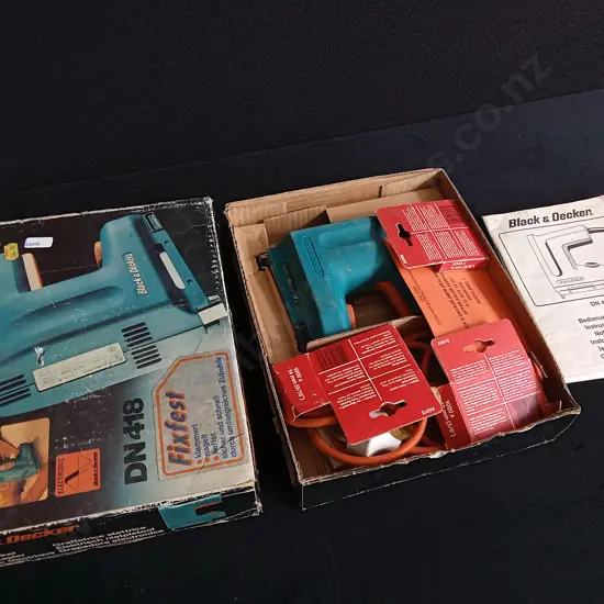 BLACK AND DECKER ELECTRIC STAPLER