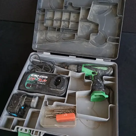 HITACHI CORDLESS DRILL KIT