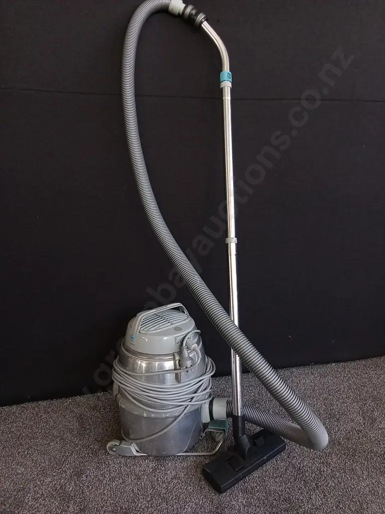 VINTAGE TELLUS NILFISK GM80 CANISTER VACUUM WORKING Image 1++