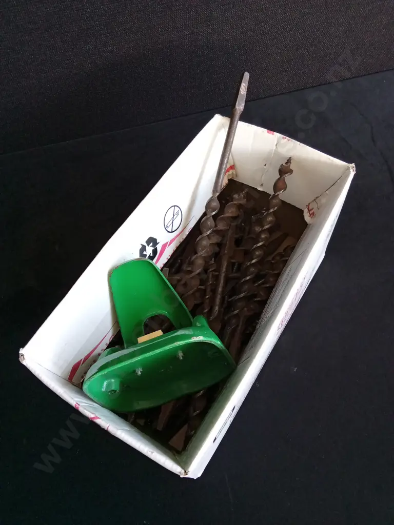 COLLECTION OF DRILL BITS AND HOLE PUNCHER Image 1++