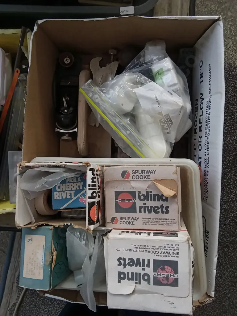 BOX MIX OF TOOLS Image 1++