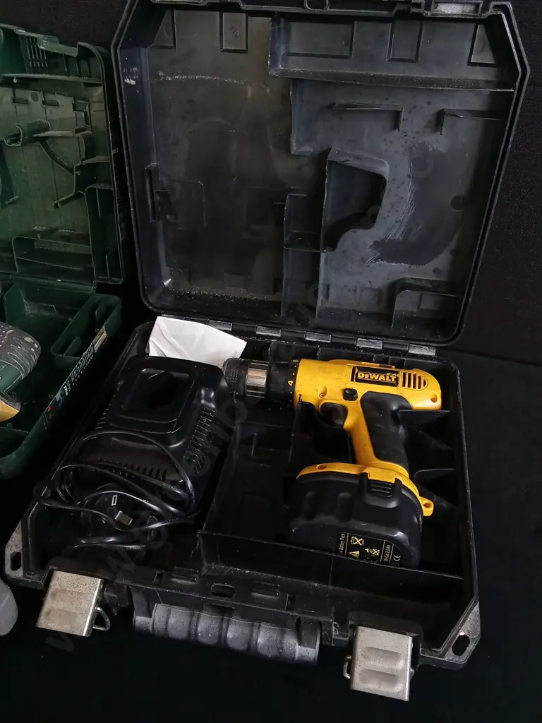 MIX OF TOOLS IN CASES, SANDER, HEAT GUN, DRILL Image 1++