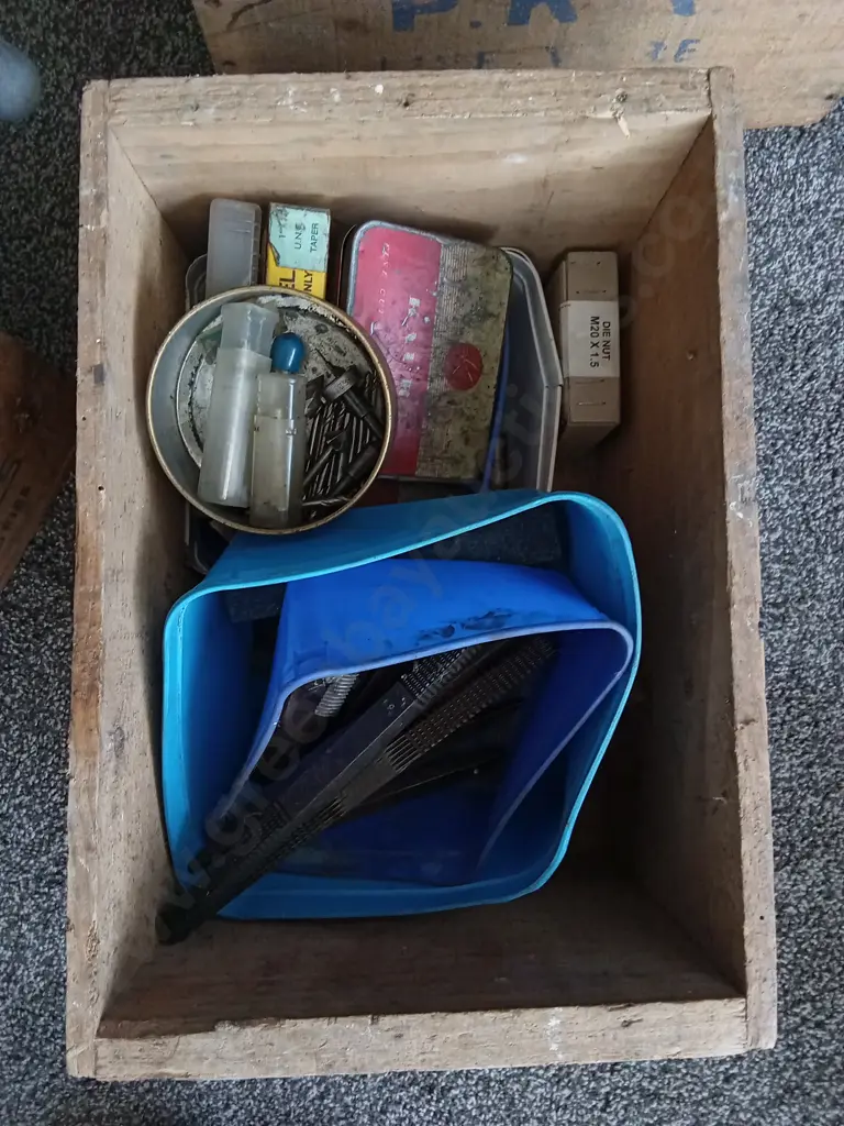 CRATE MIX OF HARDWARE Image 1++