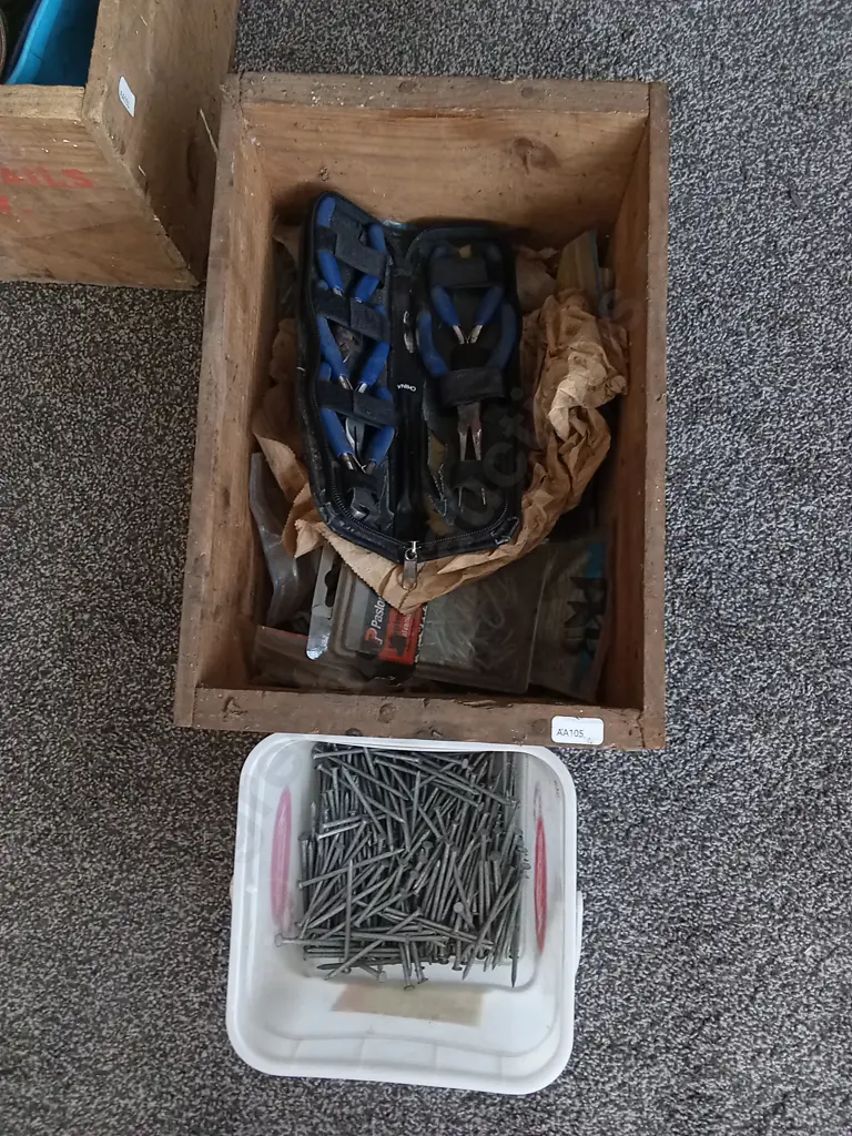 CRATE OF TOOLS AND HARDWARE Image 1++