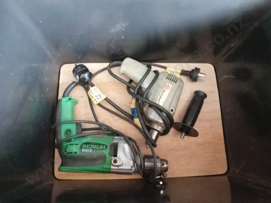 HITACHI DRILL AND BLACK AND DECKER GRILL Image 1++