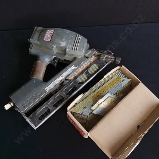 SENCO NAIL GUN AND NAILS